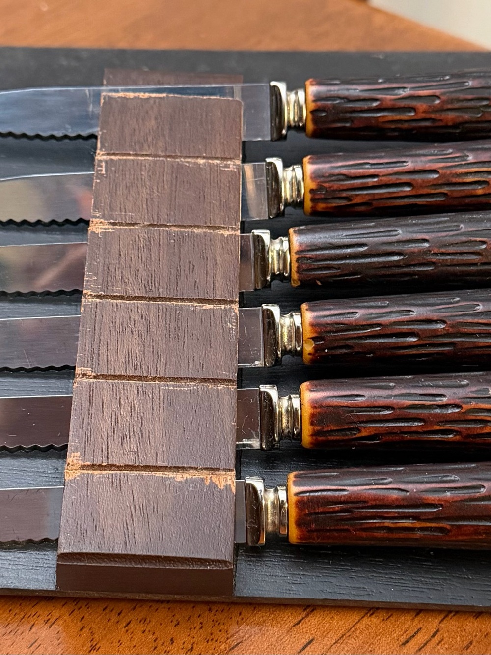 Vintage Regent Sheffield Stanilesd Knives Ser of 6